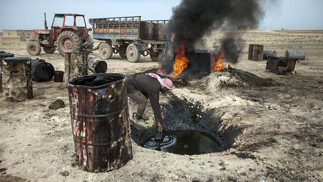 داعش يسيطر على أغلب حقول النفط في سورية